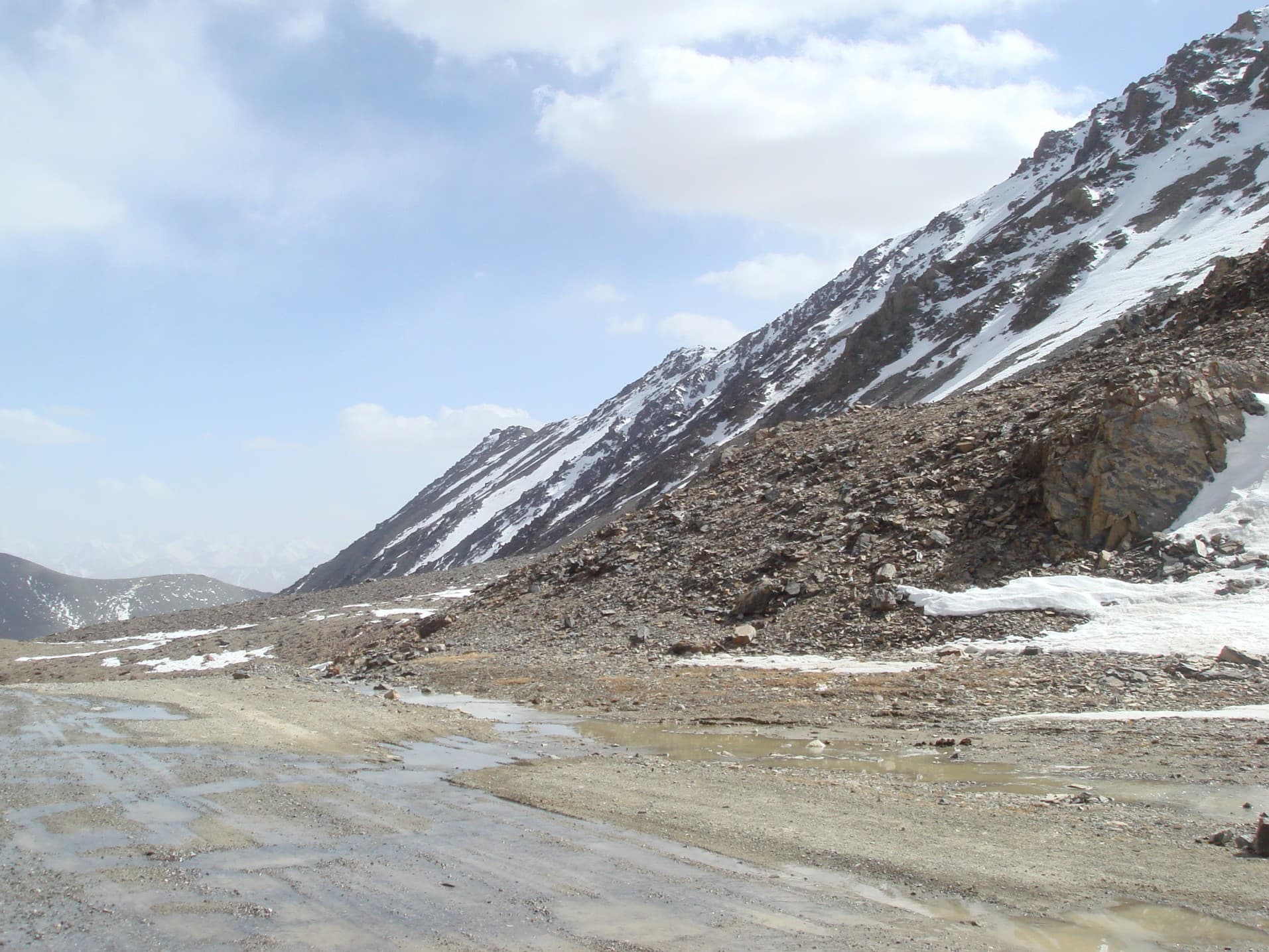 Soek pass "bones" linking Arabel-Suu to Taragay river