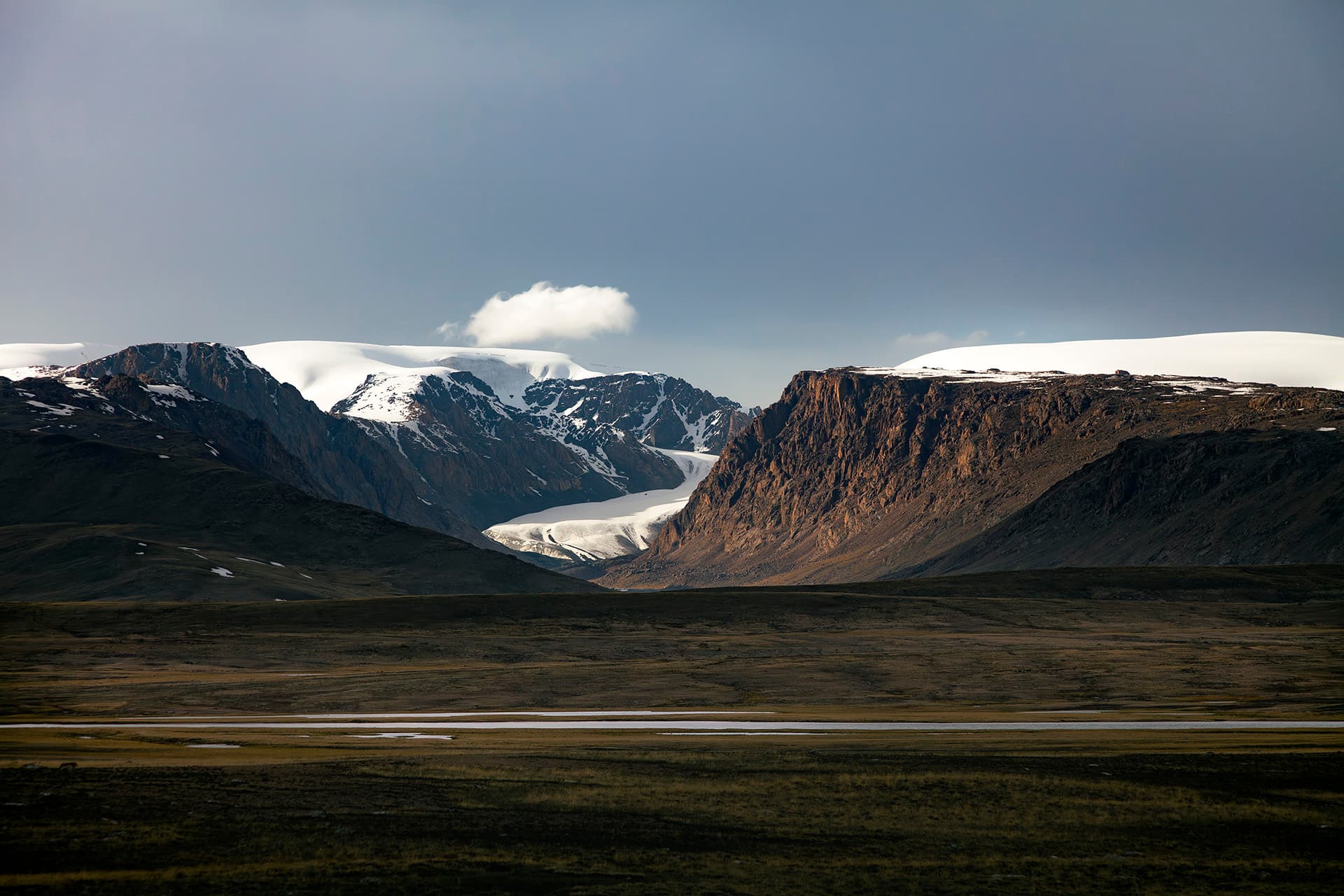Glacier in Arabel syrt highlands