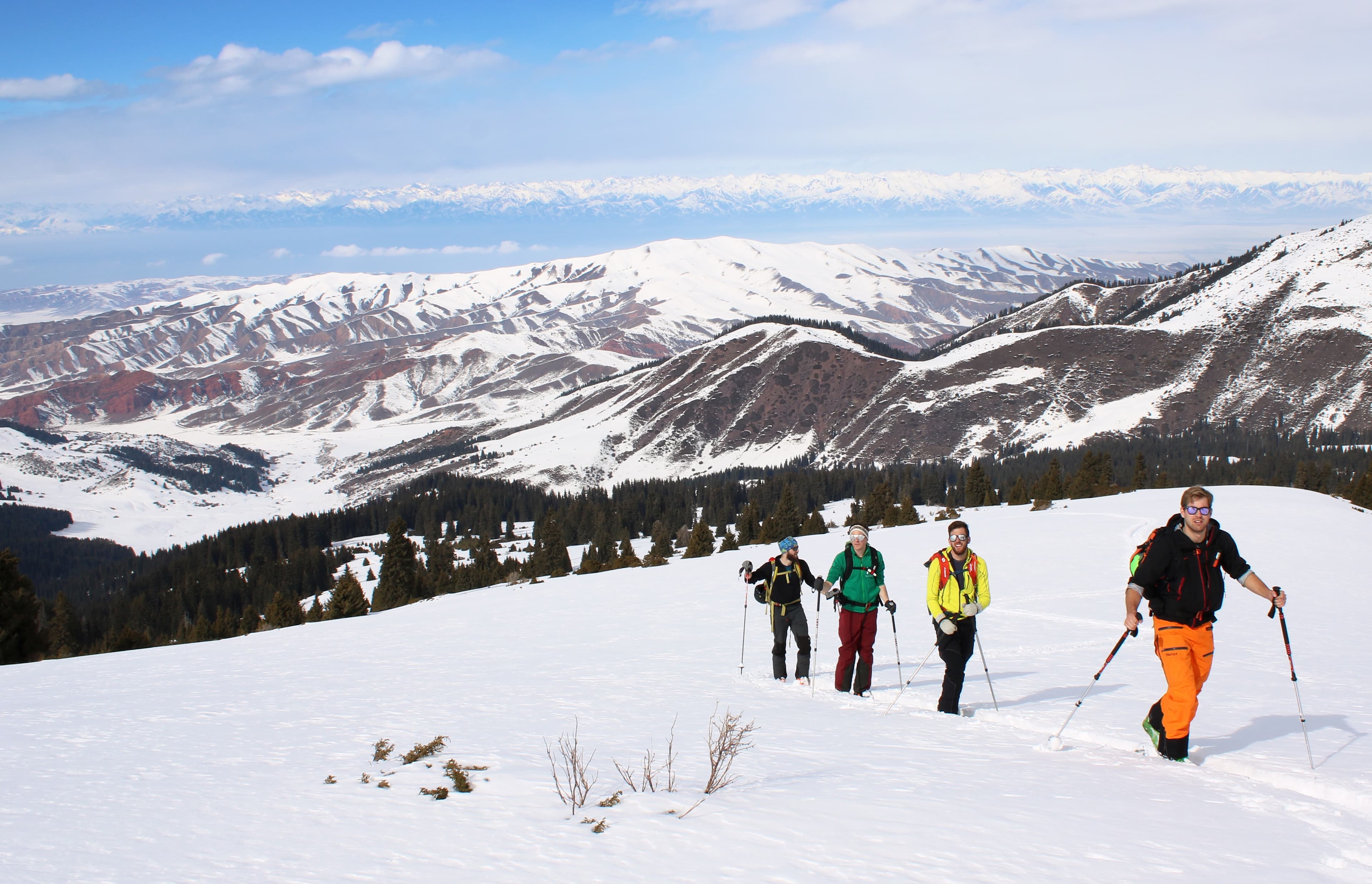 Issyk Kul lake and Kungey range from Siuttu Bulak